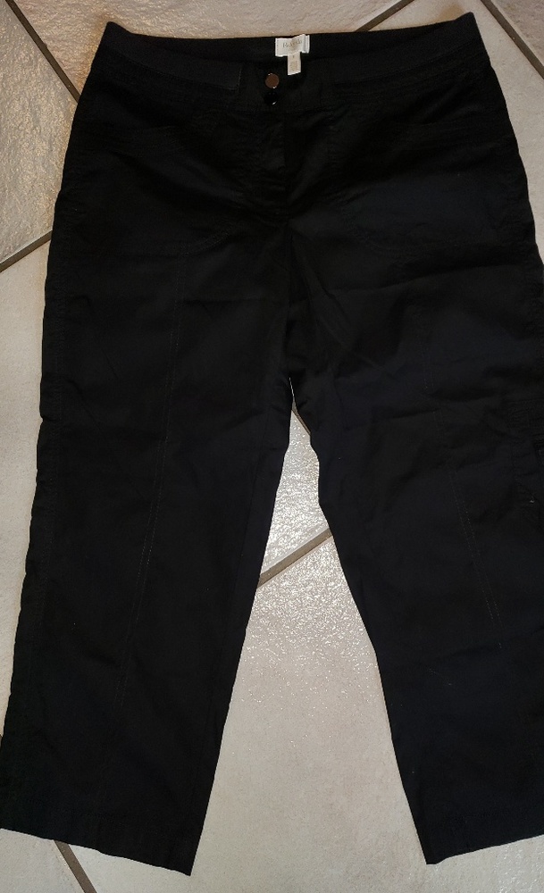 ❤️SOLD!❤️Rafaella Black Cargo Capris